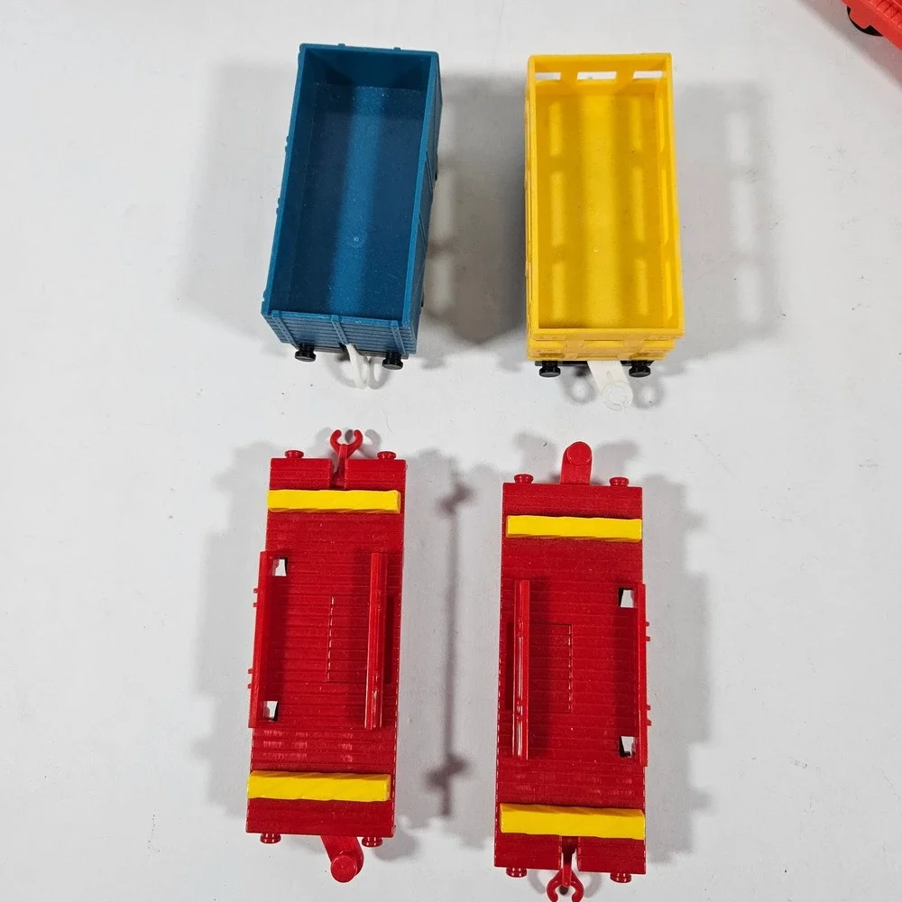 Thomas & Friends TrackMaster Cargo & Freight Cars plus Percy Lot 17pc TOMY HiT